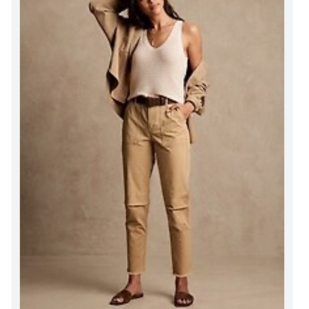 Banana Republic girlfriend utility chino Khaki cropped pants